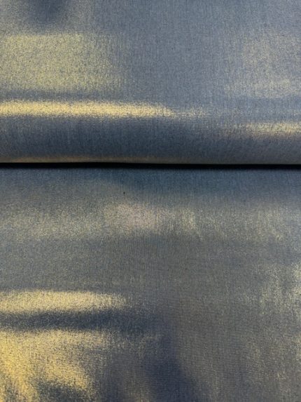 Lichtblauwe jeans met stretch en GOUD-kleurig laagje