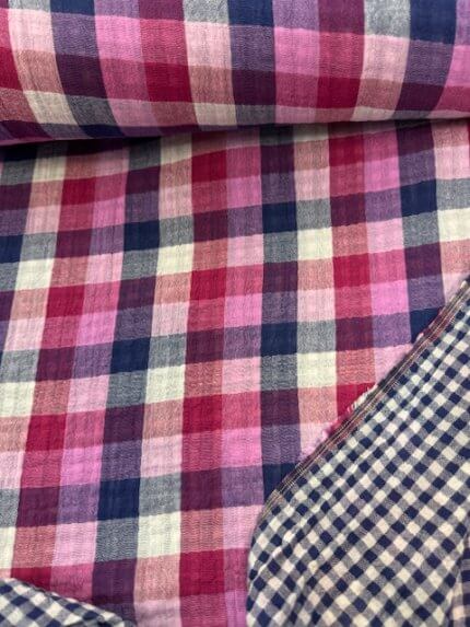 Hydrofiel, 100% katoen, Double-Face: roze-lila-blauw-paars-écru, klein ruitje binnenkant: blauw-wit