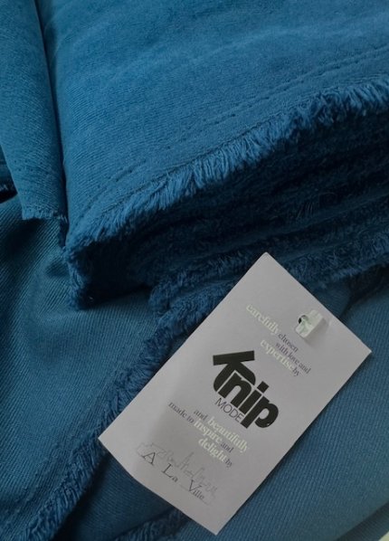 Knip Mode,   baby-roy met stretch, (zeer fijne corduroy) petrol-blauw